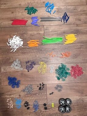 K’Nex Model Building Set, 705 set (missing pieces)